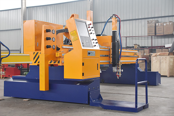 龍門式數(shù)控火焰切割機特點以及其應(yīng)用一覽